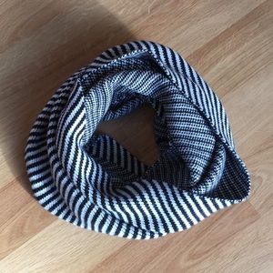 Chunky Acrylic Infinity Scarf